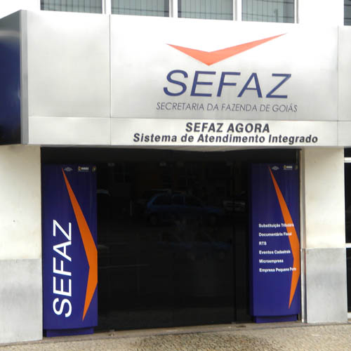 SEFAZ - Aço inox escovado, ACM e letras caixa em PVC expandido